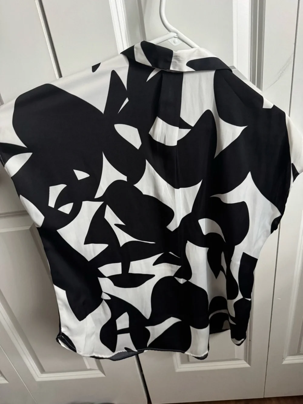 Nine West Black and White Abstract Button-Down Shirt - Picture 3 of 3